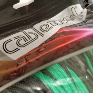 CableMod Basic Cable Extension Kit - 6+6 Pin Series - Black/Green Condition: New